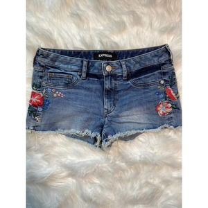 Women's Express Denim Shorts: Size 4
